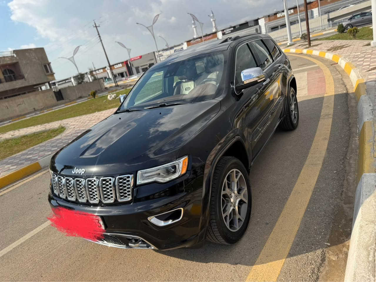 سلام عليكم
  Jeep موديل 2021
 اوفر لاند للبيع سيارة فول مواصفات 
رقم سليمانية سنويه رقم كلها جديد 
وارد امريكي داخل كلين 
مكفول من صبغ بيها 3تعديل بارد اصغار بصندوق 
مواصفات
سقف بانورما 
داخل مشمشي 
شغال
رادار امامي وخلفي وجانبي 
مرايات شفط
اوتو بارك 
سيارة جك
صندوق جك 
كشنات تدفئه وتبريد
شاشة جبير 
كشنات خزن ميموري 
لايتات اسود ديناميك 
كير محرك بشرط بدون عيب وبدون فتح صدر تبريد كلها شرط بدون عيوب سيارة ماشي 88 الف ميل شرط تحويل 
عنوان كركوك 
هاتف ☎️ ***********
سعر 275بي مجال كركوك, العراق
