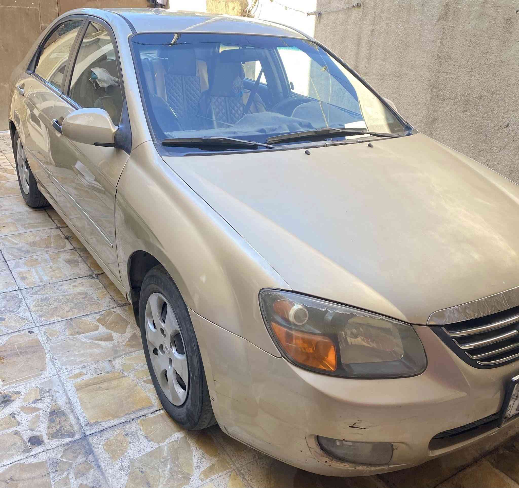 السلام عليكم كيا سبكترا ٢٠٠٩ ضربتهه جاملغ امامي الايمن بدون دواخل سياره ليبل واحد مامتعوبه رقم بغداد ب اسمي شرط التحويل السعر ٩٢$ وبيهه مجال بسيط للاستفسار***********
