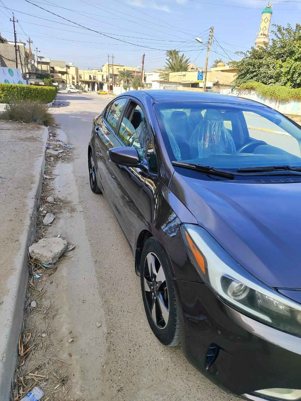 فورتي 17 بنيد فقط بدون شواصي بدون دواخل مكينه وكير مكفول حادث فقط بنيد جاملغ خلفي بي بارد 
مكان السيارة بغداد العامريه سعر 118
***********
