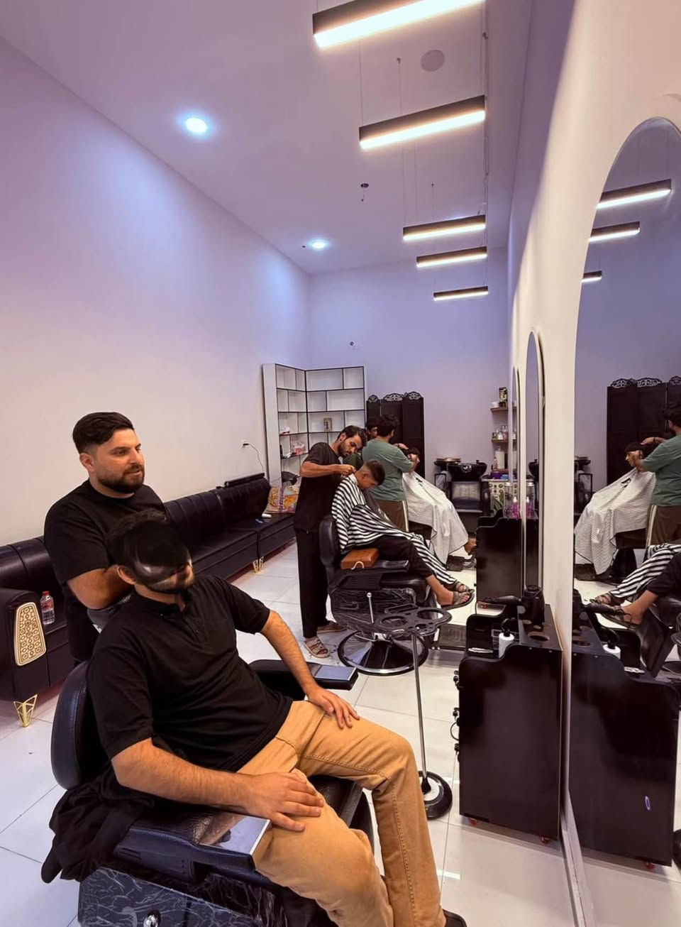 خفيض %50 بمناسبه شهر رمضان المبارك 
نعلن عن انطلاق  الدورات المكثفة لتعليم فن الحلاقة الرجالية وبتخفيضات 50% ل أول مرة   🔥  و بأشراف كوادر متخصصة في عالم التدريب الرجالي  التطبيق عملي 90% 📍.بسعر 150الف فقط للدورة الرجالية⭕️⭕️مدة الدورة ♦️مفتوحة ♦️بمعدل ♦️6 ايام♦️في الاسبوع بحدود  ♦️يومياً مع وجود فترات استراحة نضمن لك تعليم كافة محاور المهنة  خلال الفترة المحددة و بخلاف ذلك تعاد الدورة مجانا✔️محاور الدورة  :1⃣تعليم الاصباغ الحديثة وتكنيك الالوان وحماية الجذر وحمايه الشعر .2⃣قصات الشعر  .3⃣التسريحات الحديثة .  .5⃣تعليم العناية بلشعر التسريح والمعالج والشسوار .6️⃣تعليم تنظيف الوجه وازالة الشعر  وتحديد الحاجب  بلخيط .محاور الدورة الرجالية :👱‍♂️1⃣  3⃣ دورة تعليم فن خلط الالوان و التخصيل ( السلفر ، البلاتيني ،الفضي، الأبيض )4⃣ دورة تعليم فن العناية بالبشرة و بأحدث الطرق 5⃣ دورة تعليم فن العناية بالشعر ( الكرياتين ،البروتين ،الكولاجين ، البوتوكس ) و بأحدث الطرق الامنة🔴كل الدورات بنظام التدريب العملي الحقيقي 🔴🎗🏅🎓تتوفر دورة لشباب المحافظات يتوفر بيها سكن مؤثث ومكيف📍 خلال فترة الدورة:-ميسان القطاع شارع نعمه الريفي تقاطع توت فرش  للاتصال وللاستفسار *********** 
*********** عمارة, ميسان

