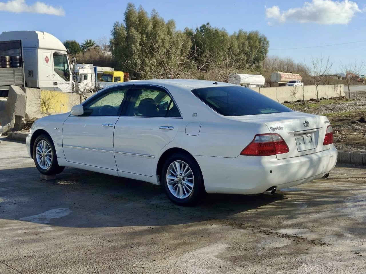 ماشەللە لە مالی هەموو لایەک🤍📦
 
Toyota crown shahina .182 . 2007 ❤️‍🔥
  (براوە براوە براوە )
 ٣دووگمە
ناوزەردی ساج مەلەکی  ساجەکانی زۆر جوانە 🤎🤍 
گەورە بە گەورە 
فول فول بەس سلایت نییە
بەسمە ڕەساسی
حاسەی دواو پێش
شاشەو کامێرە
ناوچەی کوێر 
مجمووعە لێکزز
کوشن کارەبا 
کوشن خەزن 
سوکان کارەبا
ئاوێنە شەفت
پەردە
چوارتایەو ویلی لۆک 
پاتری لۆک 
کامل سێرڤزز کراوە
برێک بەسراوە
کامل پۆلیش و سماتە کراوە 
جامی دواو پێش هەلگیراوە 
ساردو گەرمی مەزبووت
سەقفی شوشەیە ماشەللە
 چاڵ و شوخت و ساردی نییە  
شوێن بڕاوەکانیم کامل چاکم کردوە زەمان
 کامل عەشیای ناو سندوق 
 سەیارەی ماڵە هی ماعرەز نییە کامل مەسروفم کردوە

( سعر. ٥٢گەلاو مەجالێ برایانە )

شوێن (هەلبجەی تازە)
 
***********
