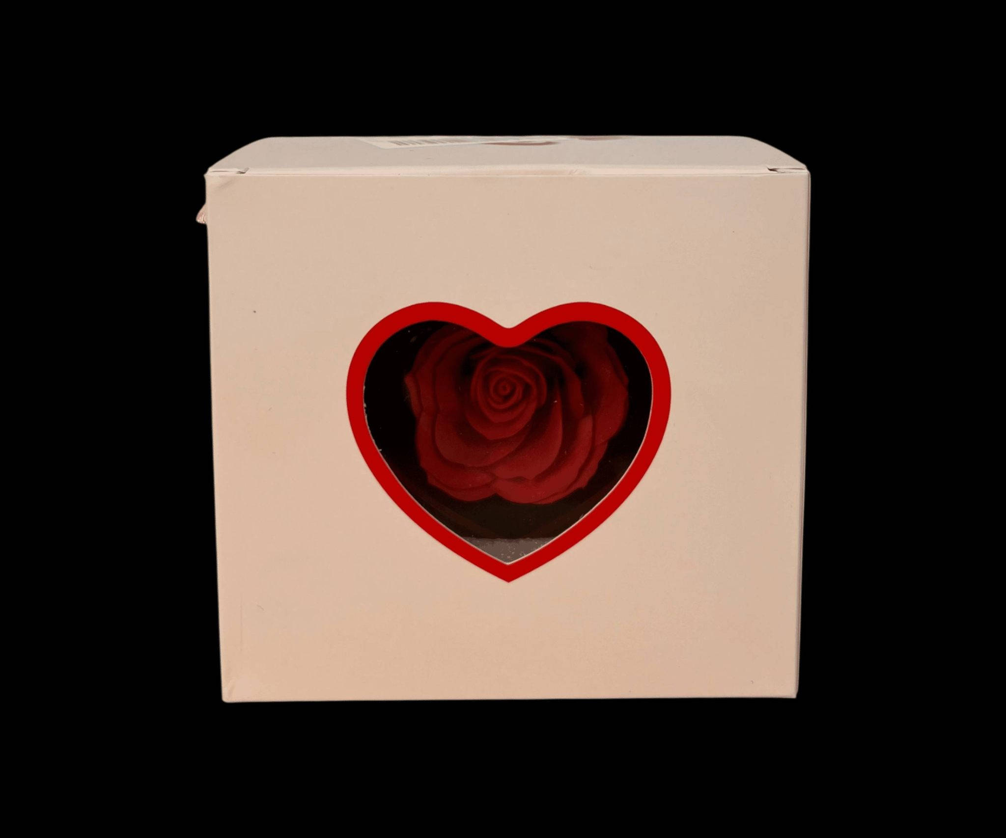 بوكس هدية قلب فاخر مع خاتم قابل للتمديد ووردة ديكورية

الاستخدامات

تقديمه كهدية راقية في المناسبات الخاصة مثل الخطوبة، عيد الحب، ذكرى الزواج، أو أعياد الميلاد.

استخدامه كعلبة أنيقة لحفظ الخاتم أو المجوهرات الصغيرة.

مفاجأة رومانسية تعبّر عن الحب والتقدير بشكل مميز.

مناسب للعرض كقطعة ديكور جميلة داخل غرفة النوم أو على طاولة الزينة.

المميزات

تصميم قلب أنيق باللون الأحمر مع حافة ذهبية فاخرة ولمسة رومانسية جذابة.

غطاء شفاف صلب يتيح رؤية محتوى البوكس بوضوح ويضيف لمسة فخامة.

يحتوي على وردة حمراء ديكورية ثابتة ترمز للحب.

خاتم بتصميم أنيق، قياس 18.75 مم وقابل للتمديد ليناسب أغلب المقاسات.

قاعدة داخلية مخملية سوداء لحماية الخاتم وإبرازه بشكل جميل.

خامات متينة ومناسبة للهدايا الراقية.

يأتي داخل كرتون أنيق مناسب للتغليف والتقديم مباشرة.

محتويات الصندوق

بوكس هدية على شكل قلب مع غطاء شفاف.

وردة ديكورية حمراء داخلية.

خاتم قابل للتمديد.

بطاقة معايدة داخلية أنيقة.

الملاحظات

قياس الكارتون:

- الطول: 12.5 سم
- العرض: 11 سم
- الارتفاع: 12 سم

قياس الخاتم: 18.75 مم – قابل للتمديد.

لون وتصميم الوردة ثابت كما هو موضح في الصور.

المنتج مناسب للإهداء مباشرة دون الحاجة لتغليف إضافي.

السعر 20 الف


**إذا كنت صاحب هذا الإعلان وتريد حذفه لأي سبب، رجاءا أرسل رسالة إلى الدعم الفني**