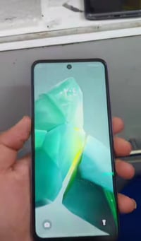 انفنكس هوت ٣٠ • ذاكرة ٦٤ • شاشة أصلية