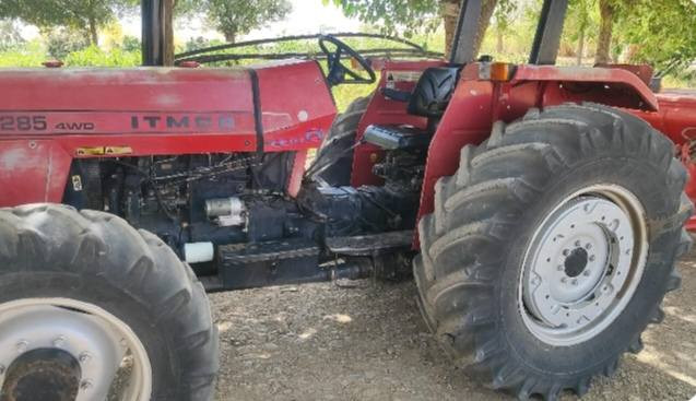 للبيع تركتر ايراني موديل ٢٠١٤ رقم سليمانيه ما مفتوح كلو شركه بم صغير عنوان كركوك *********** ***********
