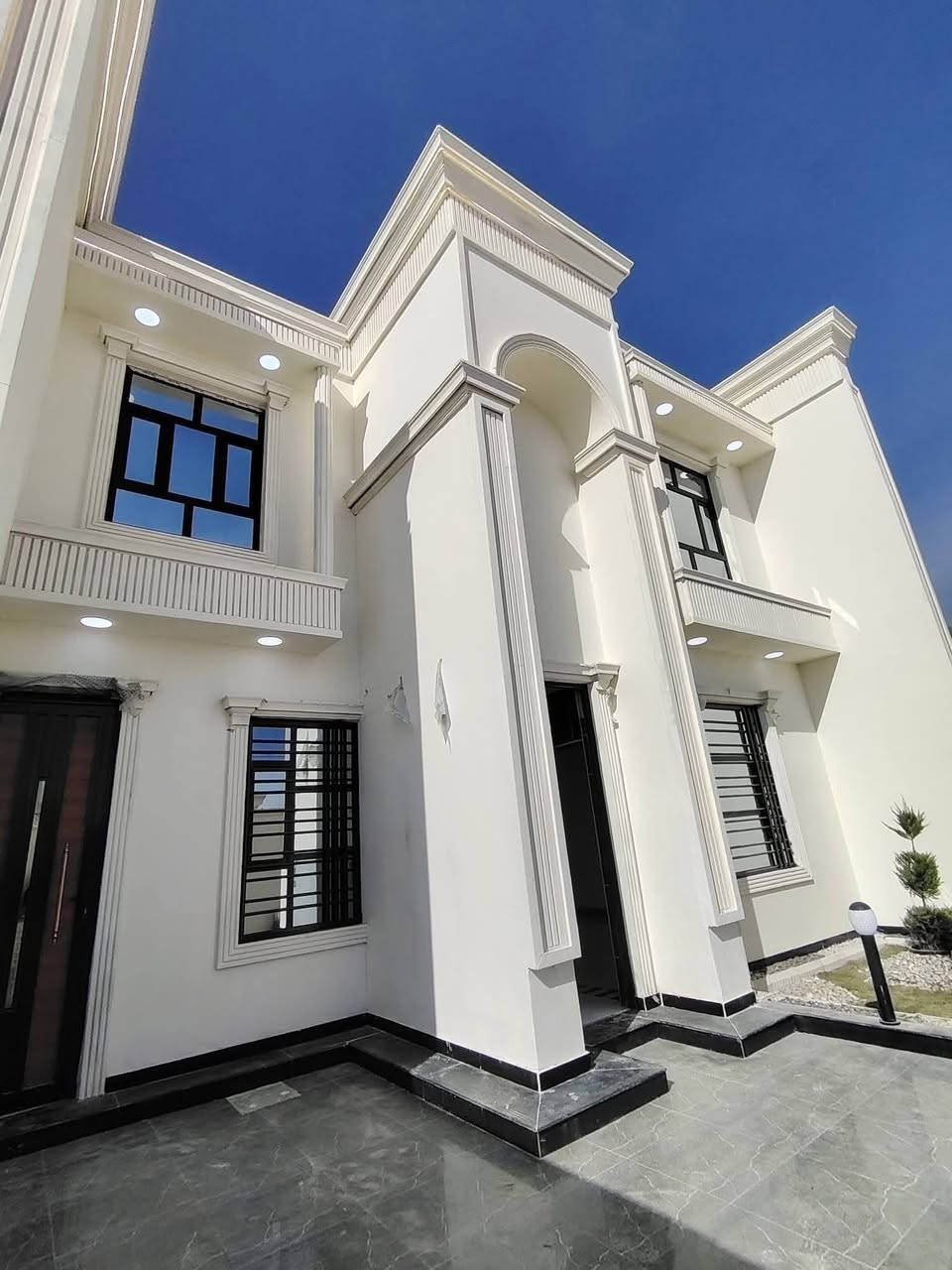 ياالله كمل بيت أحلامك ٦ قرف منام
يتوفر دار سكن طابو صرف #عرصه تحويل بأسم المشتري

موقع متميز ورهيب جداً

امام الدار خدمات عامه 

يتكون الطابق لأول من #ثلاث قرف منام

ودوانيه وصاله كلش واسعه ومطبخ وصحيات داخليه وخارجيه وكراج 

الطابق الثاني #ثلاث غرف منام وصاله وصحيات غمريه للصطح

ماناقصه اي شي #العنوان البصره ابي الخصيب السبيليات الغربيه

شقل درجه اوله امانه 
طبعن البيت جاهز من جميع ملحقاته 
#المساحه ٢٥٠ متر

#السعر 250  مليون قابل للتفاوض 

#للستفسار اكثر اتصال
***********

نستقبل جميع العروض العقاريه
