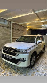 للبيع  لاندكروز بريم2016 ماشيه104 سيارة جديدة وبدون نقص تراي يخبل بيها...