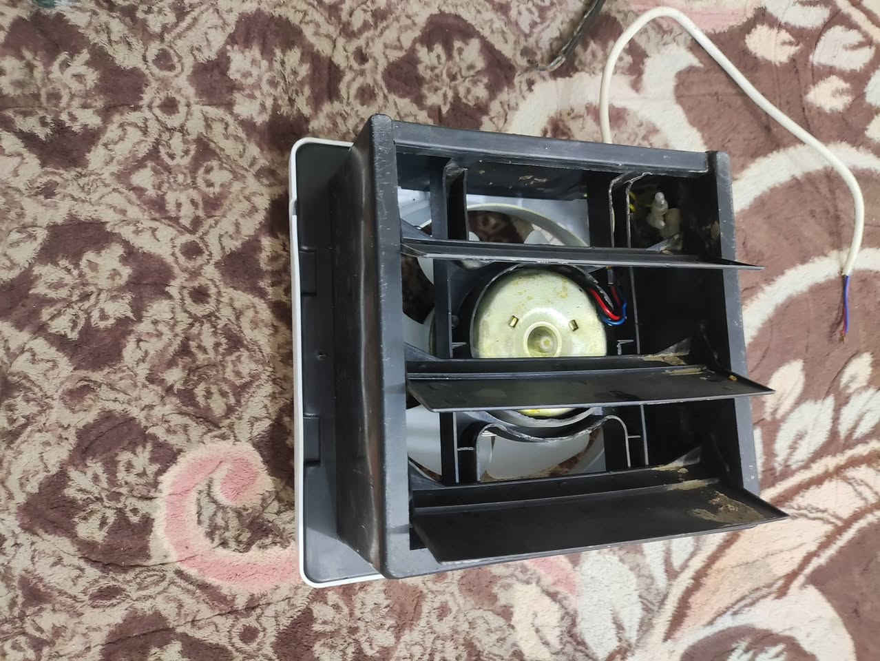 سلام عليكم من رخصه مدير الكروب 
غساله نضيفه شغاله على فحص ب ٧٠ 
ماطورات ماء شغالات ملف نحاس الاصلي سعر الواحد ٣٠ 
ساحبه نضيفه ب ١٠ 
غراض استخدام قليل نضيفات كلش مثل ما واضح ب تصوير مكاني بغداد منطقه الانتصار 
***********
