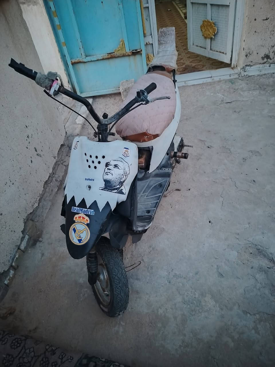 سلام عليكم دراجة للبيع بيجي حربيه شغاله مكان سماوه الخضر سعر 125 وبيها مجال ***********
