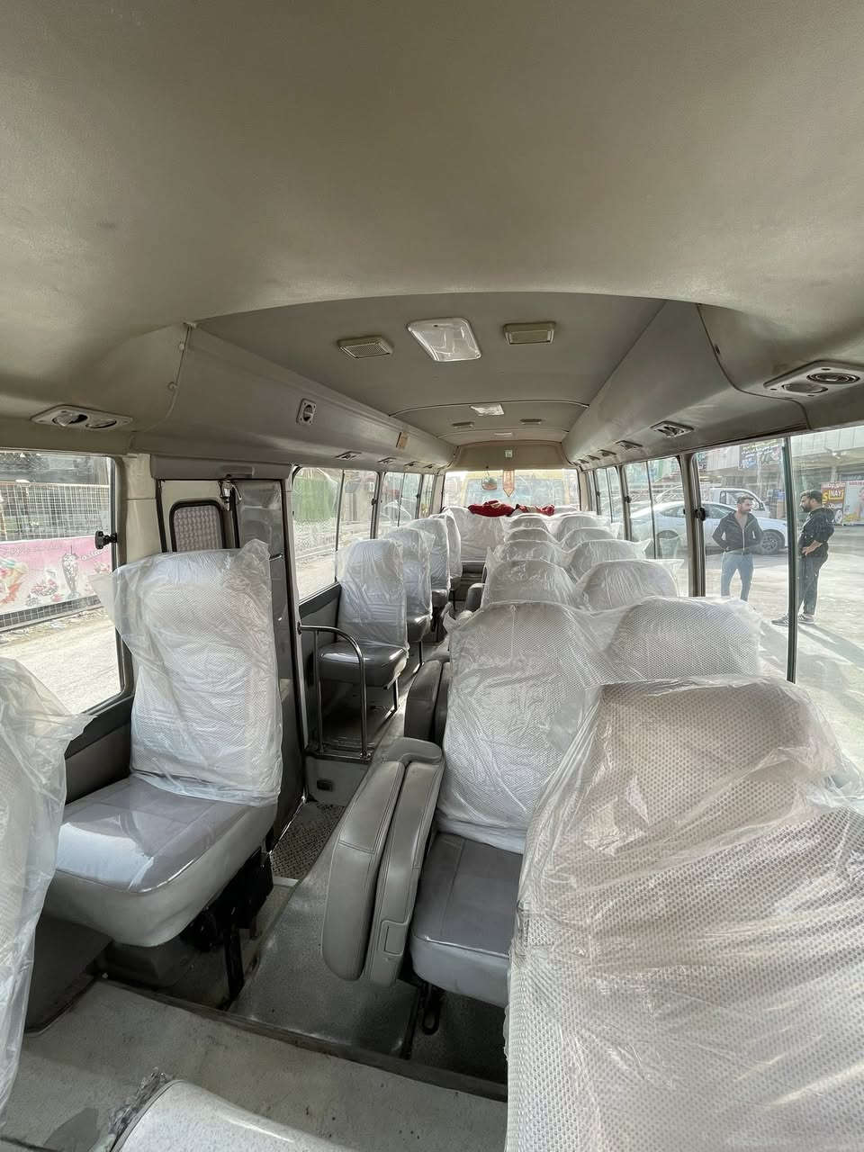 السلام عليكم كوستر 2009للبيع قبق بجم بس الباقي كفاله رقم بغداد عليها غرامات مروريه دوشمه عام قلاب ستاركس تخم تاير ***********لسعر185
