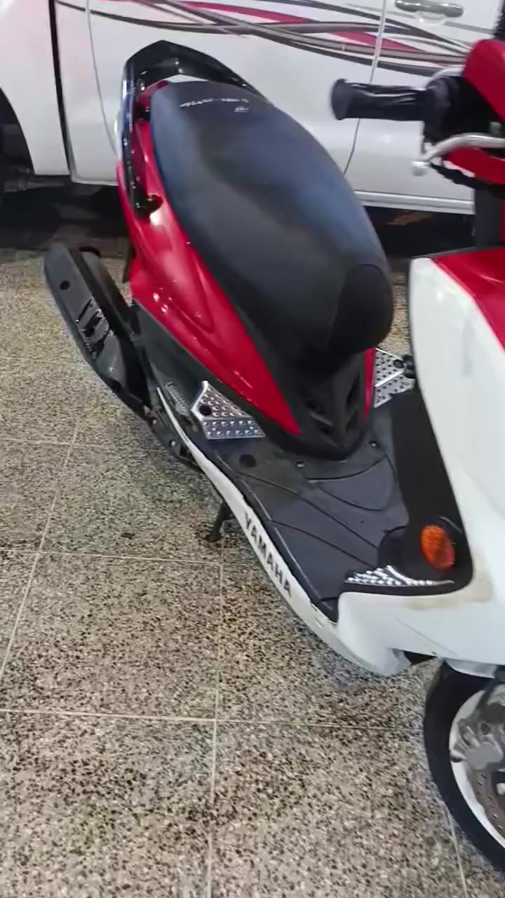 السلام عليكم ورحمة الله وبركاته
سكنس فحل نوزل خطين مكفولة كفالة عامة 
وكلهة بلادية طلاعات مكينة خرسة ما ينسمع صوتها شلعة معدل خير من الله قبل ثلاث اشهر نزلتهة من الرمبة 
سعرها 1,350 بيهة مجال حك الجية 
العنوان طوبجي مقابيل الحرية قرب معمل الجلبي
***********
