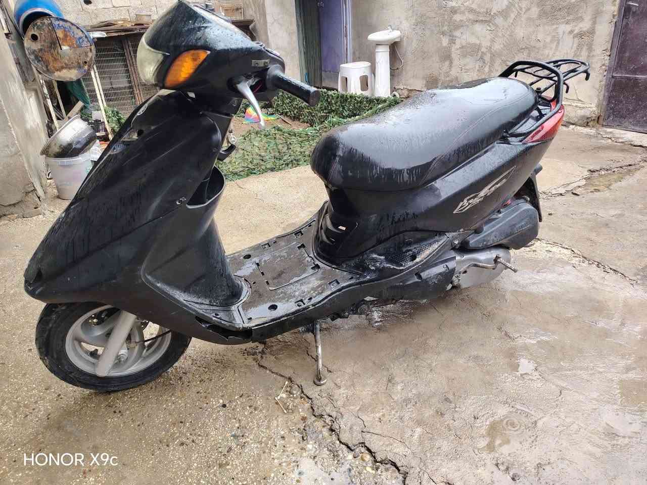 السلام عليكم زراجه اكزز للبيع  مكاني بغداد الشعله دراجه شوي كفراتها مضربه مكينه مكفوله برغي ممفتوح بيها السعر خاص الاستفسار الاتصال بالرقم ***********
