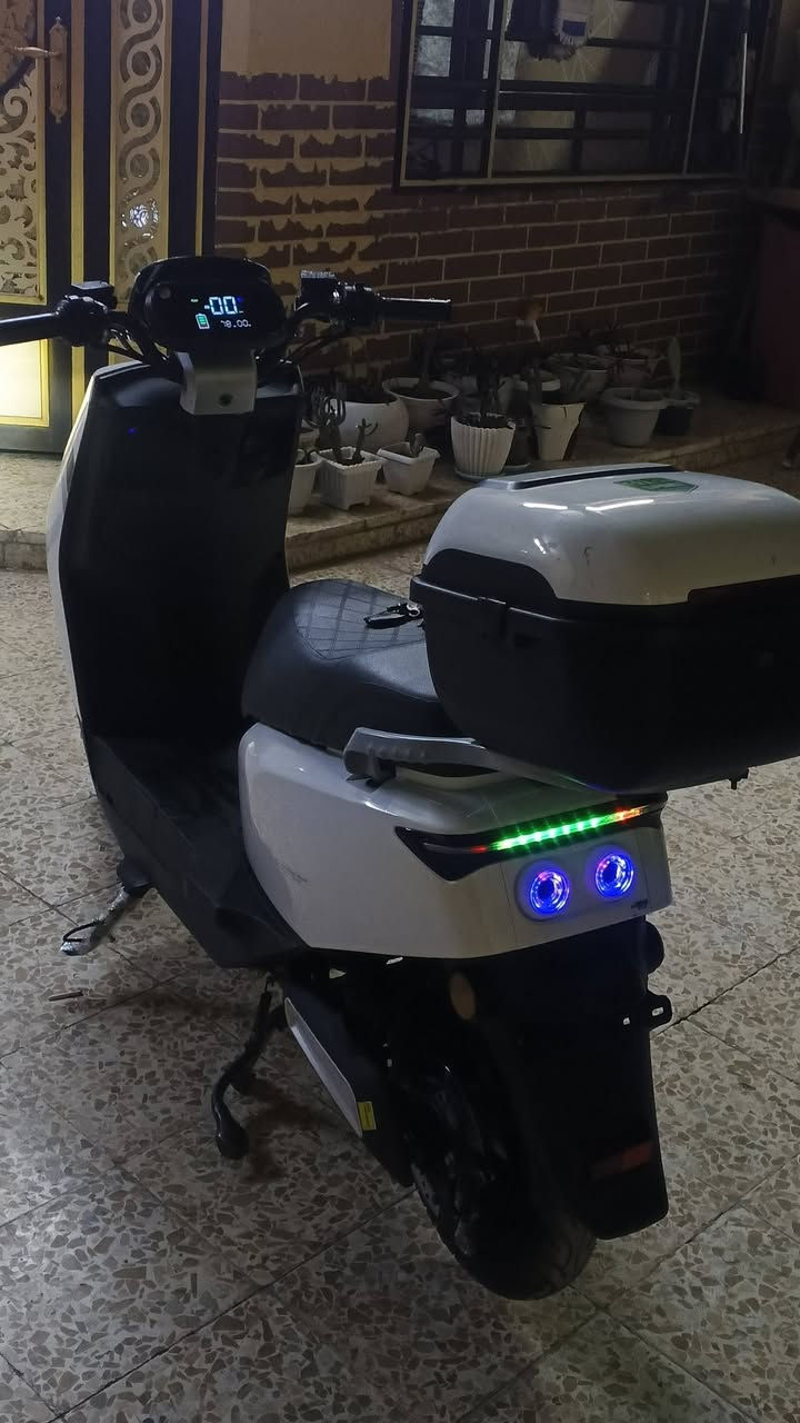 السلام عليكم للبيع دراجة318 غني عن التعريف شرط كلها وين مايعجبك جيكها السعر 650 للتواصل ***********على خاص عنوان موصل حي صدام
