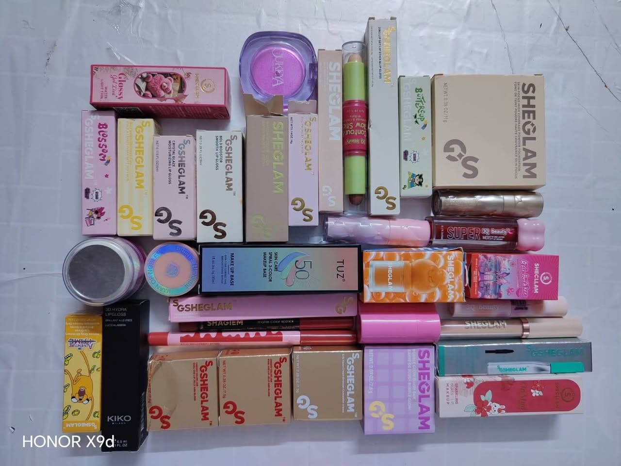 السلام عليكم.. مكياج ماركة شيگلام بيع مفرد أي شي تريد تواصل علخاص


**إذا كنت صاحب هذا الإعلان وتريد حذفه لأي سبب، رجاءا أرسل رسالة إلى الدعم الفني**