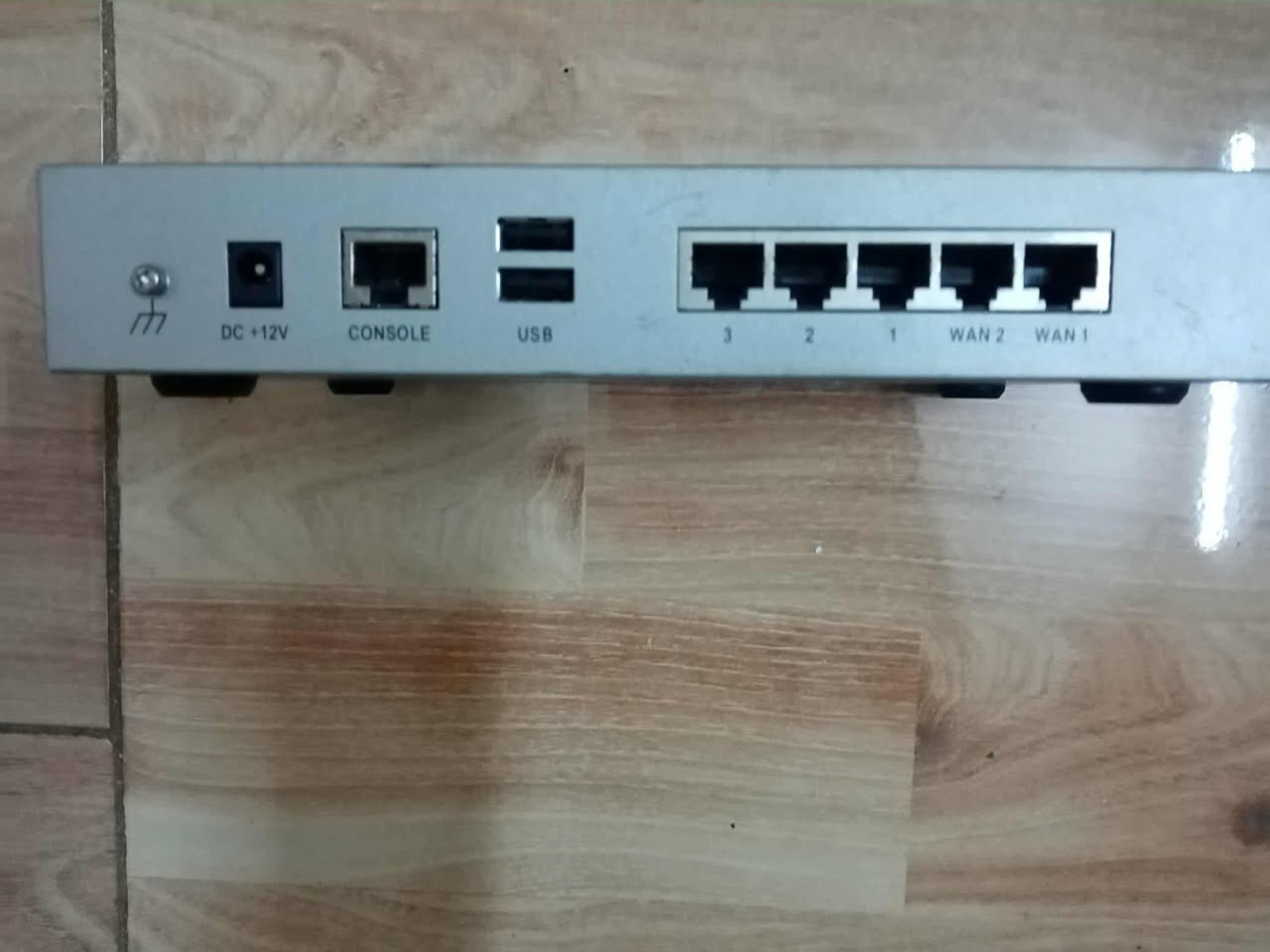 اخوان هاي ((شلعه)) مجموعة قطع تخص الانترنت شغاله كلها
تربدوها كلها تريدوها قطع  قيموا بسعر مقبول للطرفين وما نختلف
شوفوها زين  أي استفسار اجاوبك.


**إذا كنت صاحب هذا الإعلان وتريد حذفه لأي سبب، رجاءا أرسل رسالة إلى الدعم الفني**