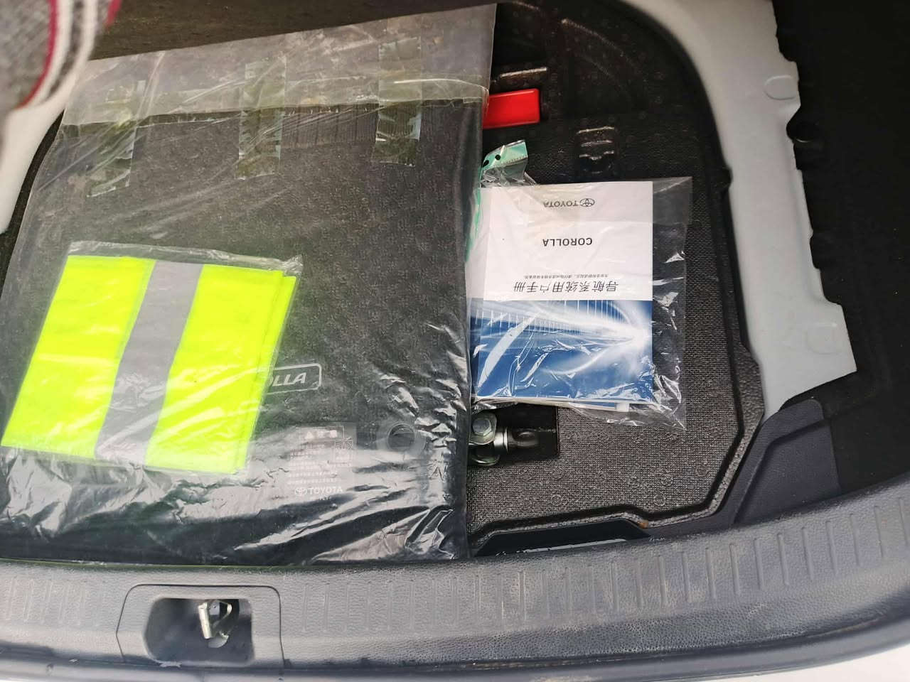 ‭0773 207 5987‬ كورلا موديل 2024 رقم بغداد كفاله عامه ماشيه 48 معروضه 147 وبيه مجال بسيط
