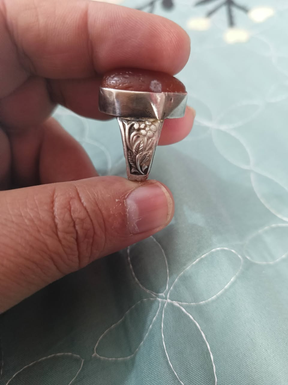 خام طبيعي أصلي قديم عقيق يماني كصبه صياغة فضه عراقي توصيل محافضات 75قفل مع التوصيل


**إذا كنت صاحب هذا الإعلان وتريد حذفه لأي سبب، رجاءا أرسل رسالة إلى الدعم الفني**