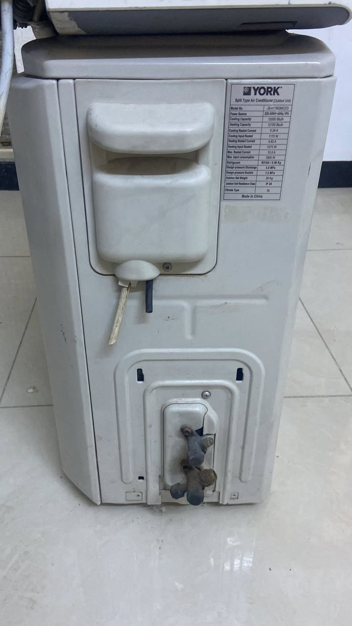 سبّلت طن جديد مستعمل موسم واحد للبيع ٢٧٥جديد كلش بغداد شهداء السيديه ***********
