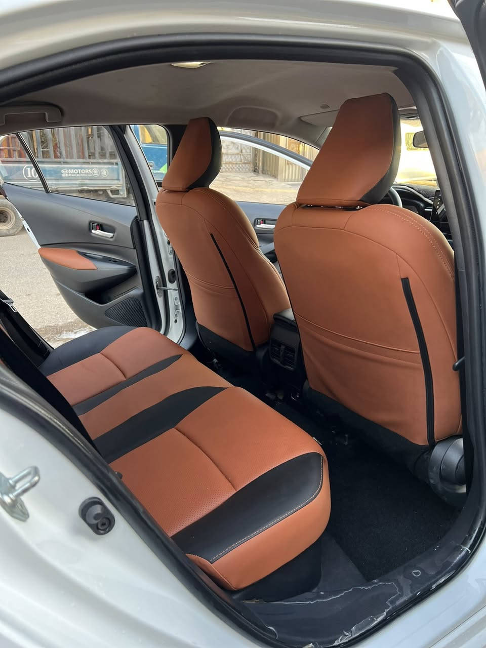 كورلا للبيع موديل 2024 مكفوله بيها رصعه باب الصدر بسمي السيارة فول عدة السلايت السيارة حلد بصمة شاشة كامرة تحكمات رادار وباقي مواصفات معروفة اي استفسار *********** رقم بغداد الجديد السعر136 وبيها مجال للشراي
