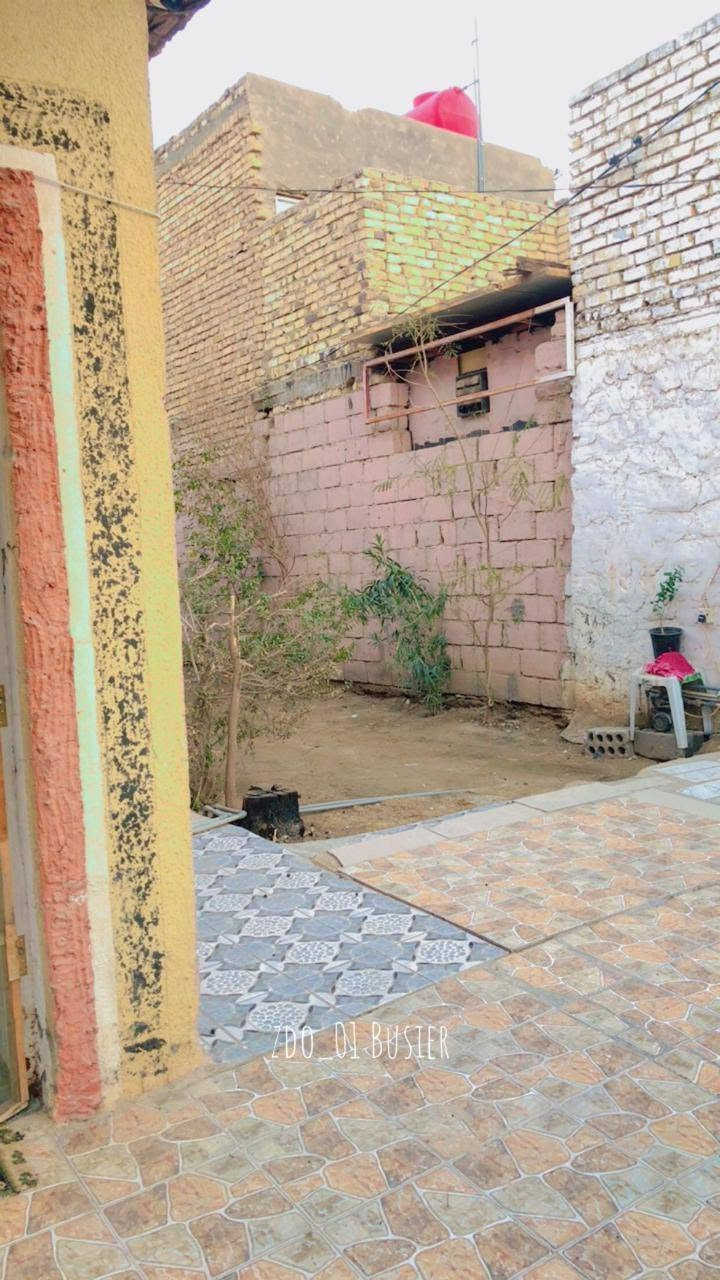 السلام عليكم دار للبيع المساحه 247 المكان بابل ورديه نزله سعد بيجو قرب سكه القطار طريق يا حسين قرب  عمود 250 علما الدار طاب زراعي سند 25 تحويل مباشر السعر 65 وبمجال اي استفسار اتصال على هذا الرقم ***********
