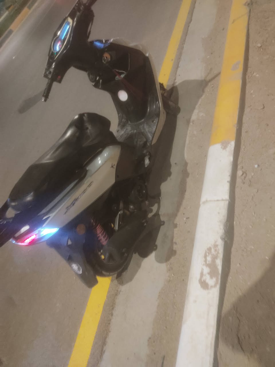 سكنس للبيع الدراجه جديده كل نقص مابيه هندر سلف كهربائيات حداديه جديده كفرات مابيهن فطر الدراجه ياباني زوج دبلات خلفي مو دبل واحد الدراجه خير من الله شلعه معدل نوعومه دراجه ماذب عليه الف الاستفسار خاص


**إذا كنت صاحب هذا الإعلان وتريد حذفه لأي سبب، رجاءا أرسل رسالة إلى الدعم الفني**