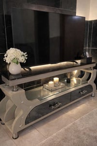 ميز تلفزيون • نضيف • مراسلة عالخاص