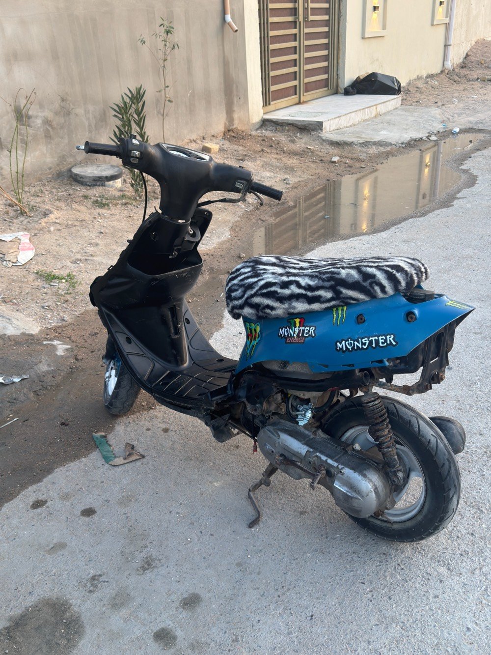 دراجه تسع زروف للبيع دراجه سلعه معدل خير من الله الدراجه محربه يعني طك هندر وطلع دراجه حلوه ومرتبه المحرك مفتوح مره وحده انه فتحته بيدي السعر ١٧٥وبيه مجال الرقم ***********المكان بصره حي بغداد قرب فلكت النرجس 