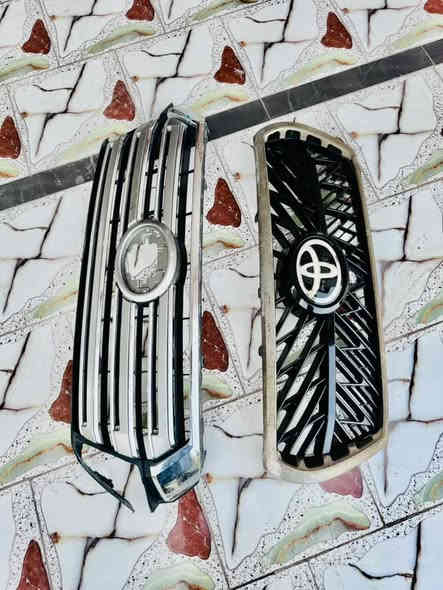 سلام عليكم من رخصت الادمن 
للبيع اداوت لاندكروز 
لايتات إماميه 
شباك عددٍ اثنين 
باب خلفي جهت اليمنه 
شاشات خلفي عدد اثنين 
دعاميه إماميه لون اسود كامله 
هول خلفي عدد آثنين 
لحيه خلفيه مال موديل ١٧ 
بصمه لاندكروز + جك اصلي 
يوجد أيضا شباك مال سيارة سورنتو موديل ١٩ 
الاستفسار على الرقم *********** يوجد واتساب 
مكان بابل حله
