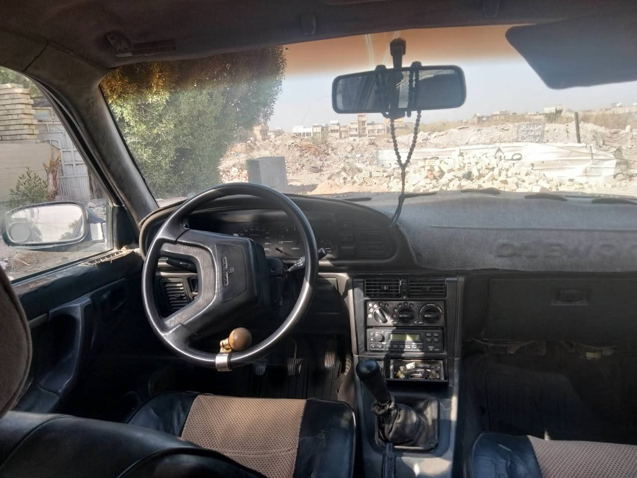 السلام عليكم سياره ابرنس للبيع موديل 1994 كير عادي بسمي رقم بغداد تحويل مباشر . صدر امامي خلفي مكينه مفتوح مكفولة من الحادث القوي . عمبار وباور بريك تحوير . تبريد شغال ادامه كامله للحجره احتراق كلج جديد السياره بيه اخياس           السعر 26  رقم الهاتف ***********
