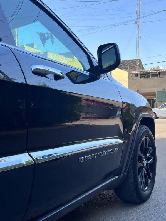 السلام عليكم جيب 2017 مقفوله كفاله عامه السعر 220 خليجي***********
