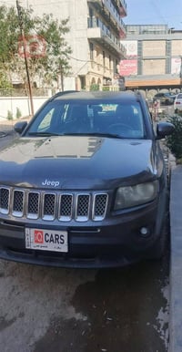 السلام وعليكم اخوان جيب كومباس 2016 للبيع  ماشيه 140 الف   الحادث بالب...