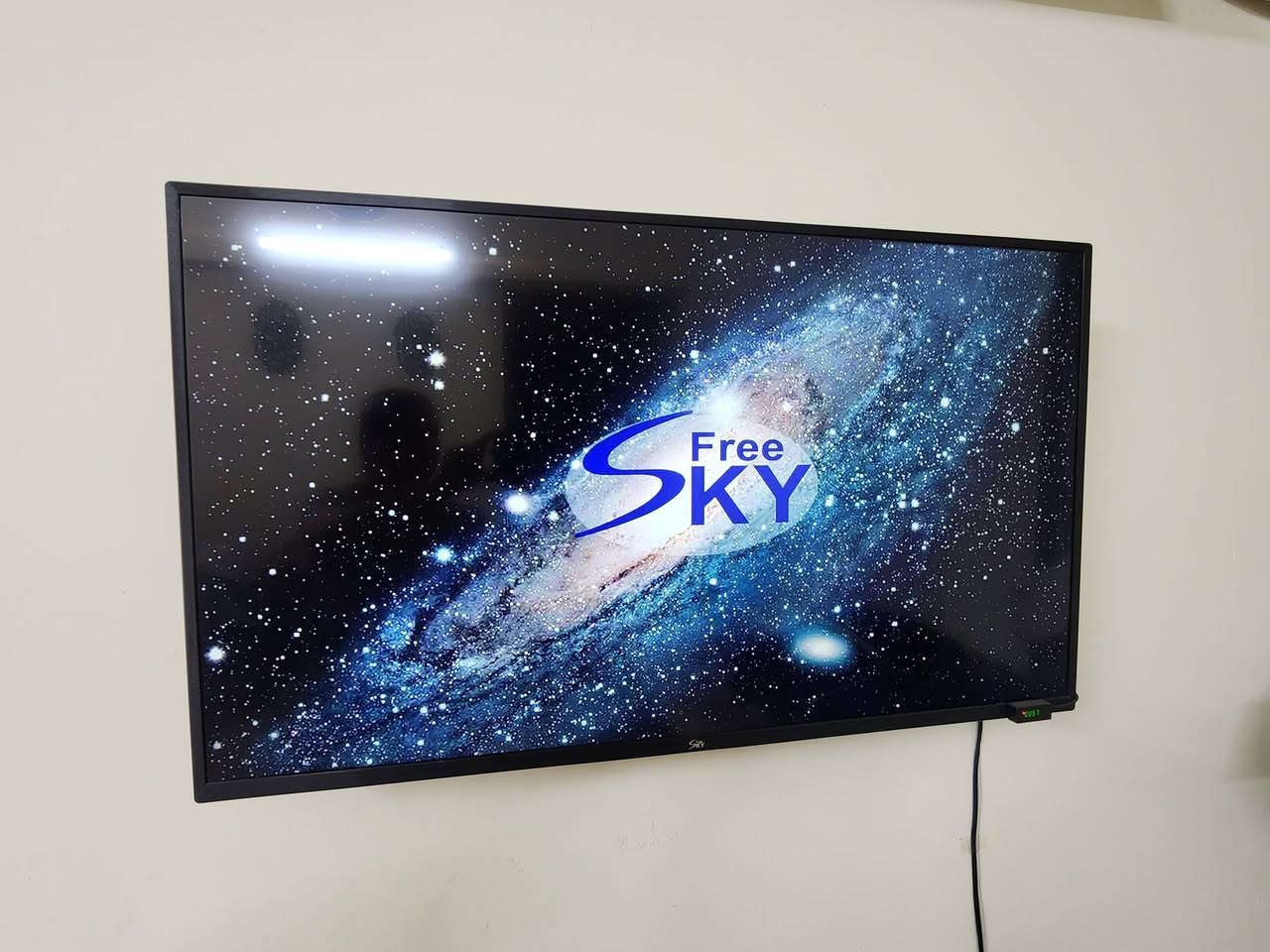 مساءالخير على الجميع عندي غراض مالت بيت كامل كلهن نظيفات وقليل الاستعمال 
غرفة نوم تركية من هوم الحسيني سعرهة650بيه مجال بسيط
قنفات 2كبار 6مقاعد شغل نجار توصاه سعرهن350 طباخ 4عيون مصري فريش نظيف كولش قياس60*60 سعره 125 جرابي عدد 2ام النفر الوحدة ب75استخدام قليل كاونتر مترتين وربع مرمر بيه ملحق سعره350 براد دنكا نظيف كولش الشبح وبيه ثلاجة سعره125 مرجوحة عش 65بدون فراش فراش جديد غير مستخدم نفر سعره35 ميز تواليت 45  بلازما حجم46سعره125
المكان حي العدل ***********واتس
