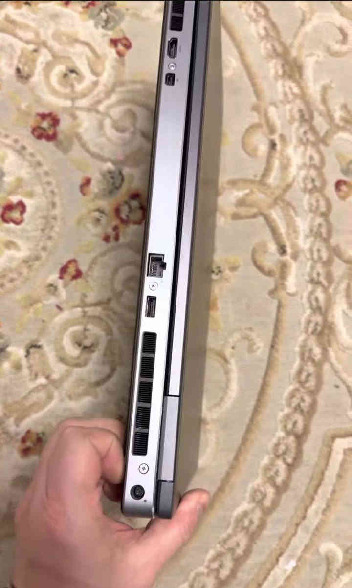 السلام عليكم  لابتوبDell للبيع نضافة  100%
رامات 64GB  عملاق قابل الزيادة حتى 128GB

ذاكرة 1TB SSD NVME M2. Pcle4  سريعة جدا قابل للزيادة حتى 8TB

كارت شاشة داخلي وكارت شاشة خارجي 
NVIDIA RTX4000           8GB

Intel(R) Core(TM) i7-9750H

حجم الشاشة كبير 17.3
بطارية حجم كبير تصمد ساعات طويلة  

مناسب للمهندسين    والنمذجة الثلاثية والتصميم  والبرمجه.  والطلاب و الذكاء الصناعي بفضل الكارت عالي الاداء والرمات والألعاب مثل GTA5   وفيفا  و  دلتا  فورس  وببجي  وفورزه وهواي العاب والبثوث  والعمل باقصى الضروف لابتوب قوي كلش  نظام تبريد عالي الاداء 

انارة كيبورد ٫  بطارية تدوم وقت طويل جدا ٫ يحتوي على العديد من المنافذ٫  ويدعم الرامات الخارجية يمكن ربطه ب شاشة خارجية  أو بلازما   لان يحتوي على هيج منافذ  
اكرر نضافة 100%  جهاز مال بيت  استخدام دراسة 
مكان :بابل
سعر 750  سبب للبيع : محتاج قصد جامعة 
متواجد خاص  واتس اب ***********
