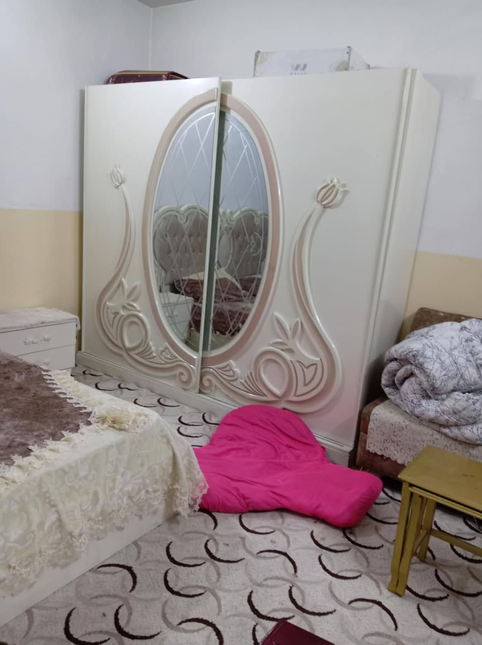 الغرفه كامل  داخل الموصل فقط  حل وشد ونقل السعر ٤٥٠ الف التواصل ع خاص المكان موصل بالايسر حي الميثاق


**إذا كنت صاحب هذا الإعلان وتريد حذفه لأي سبب، رجاءا أرسل رسالة إلى الدعم الفني**