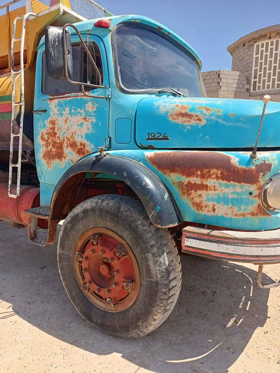 سلام عليكم
#اقجم موديل 80 ابلاديه للبيع للاستفسار 
الاتصال ‏‪***********‬‏
