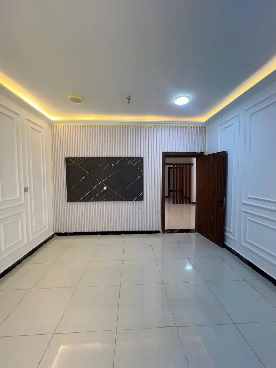 دار للبيع ابو تراب ملحق اولى 200م  vip طابقين شارع 30
غرف 4 ، صالة  ، استقبال  ، مطبخ  ، كراج ، وحديقة
سند حر لمعرفة السعر اكتب تم 
للأستفسار الاتصال على الرقم 
***********@الجميع
