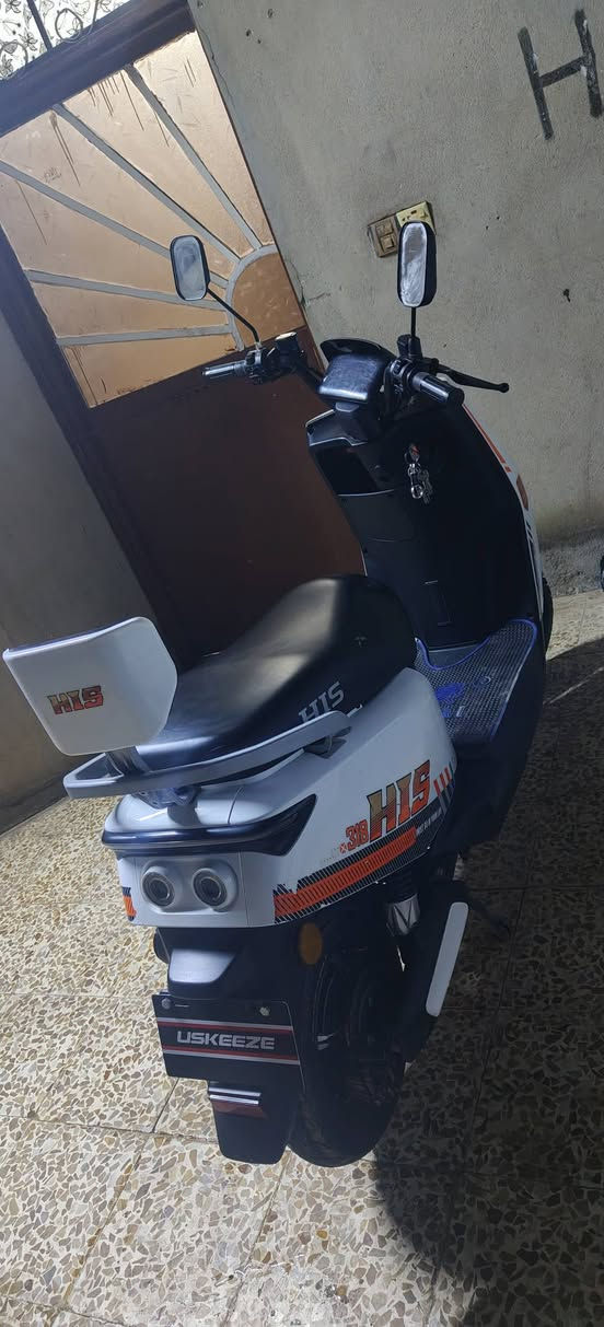 ماطور شحن 318للبيع
3نمر ملف 2000 بطاريات عدد 6

72فولت 

كلشي شغال بي ونضافه كدام العين

السعر 700وبي مجال للاستفسار الاتصال على الرقم 

***********

***********
