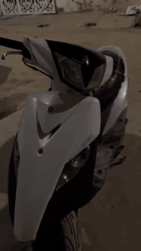 السلام عليكم
ثعلب نوزل للبيع 

دراجه غير شغاله ما اعرف شبيه نار واصله بانزين واصل وكم موجود عل اغلب مشكله بل جويتر 

السعر ٤٠٠ ومجال قليل للطيبين 

مكان ديوانيه شافعيه مركز 

الرقم والاستفسار

***********
