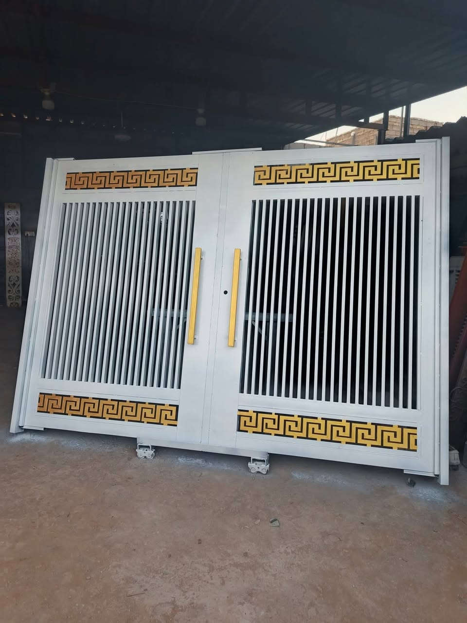 حداد عامه العمل كافه البواب والشبابيك والمحجرات والسقائف ميسان ***********
