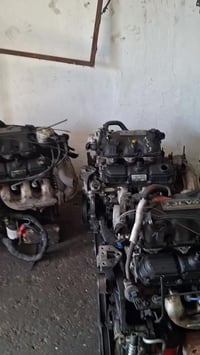 ورحمه وبركاته  اليحب ايحدث سيارته من موديل ٩٠ الحد موديل ٢٠٠٠ محركات ٣...