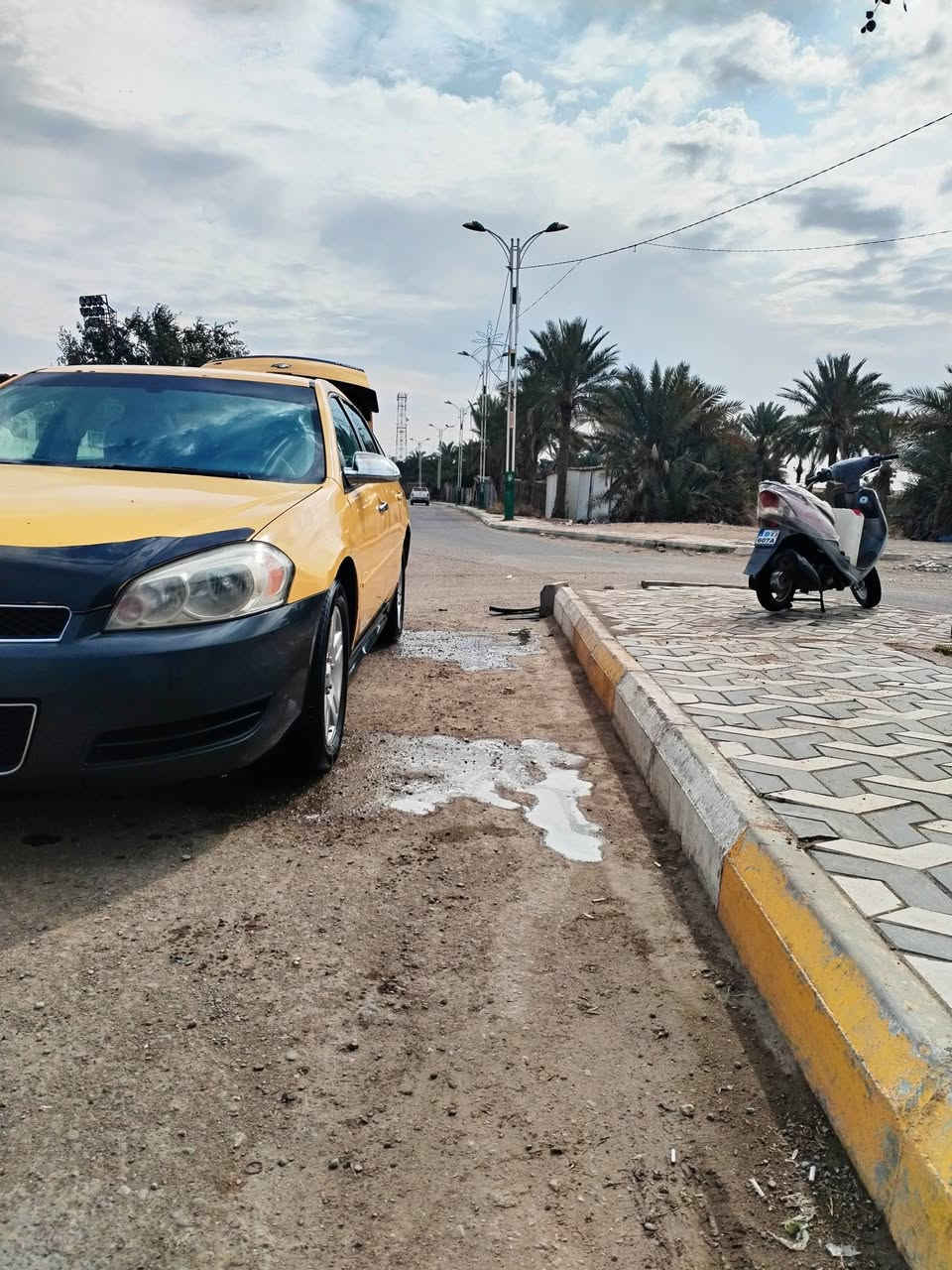 السلام عليكم للبيع امبالا ٢٠١٢ كير مكينه تخم تاير سياره جاهزه ضربتها جاملغ ايمن مشروع وطني مداور وين متريد رقمها بغداد مكان السياره السماوه
السعر ٧٨ ما متواجد بالفيس رقم صاحب السيارة ***********
