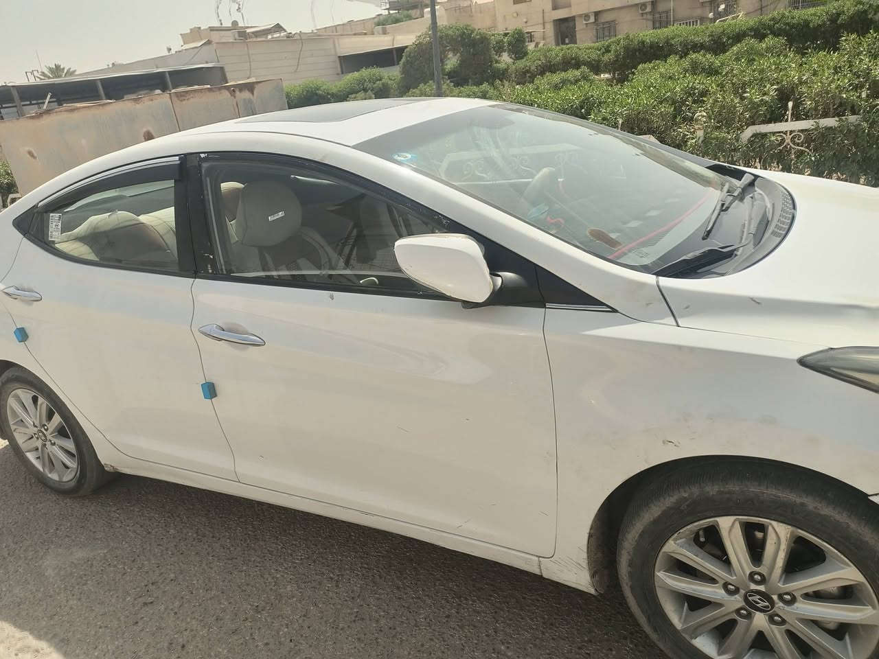 السلام عليكم سياره النترا 2015خليجي بيهه طخه قليله بالجاملغ الأيمن والسياره بأسمي تحويل ثاني والباقي مكفوله كفاله فول مواصفات السعر 135وبيهه مجال قليل مكاني الناصريه مركز الاستفسار اتصال على رقم ***********
