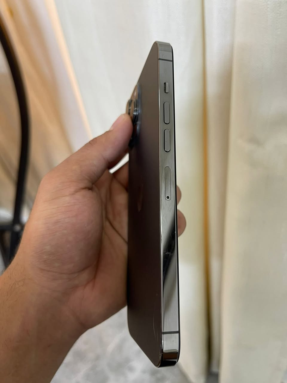 السلام عليكم 

ايفون iPhone 13 Pro Max  مبدل الشاشة فقط الذاكرة 256 بي فطر قليل بالظهر بالصوره مبين بسيط السعر 480 وبي مجال بسيط
بطارية/82
العنوان :بغداد  
***********
متواجد واتساب
