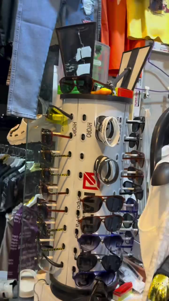 متوفر جميع الأعمار وبأنسب الاسعار معه الكوالتي العالي😍😍
معه الكوالتي العالي 
العنوان:كوت داموك الحقوقيين قرب صيدلية حسني مقابيل كوفي الاصدقاء✨
***********

