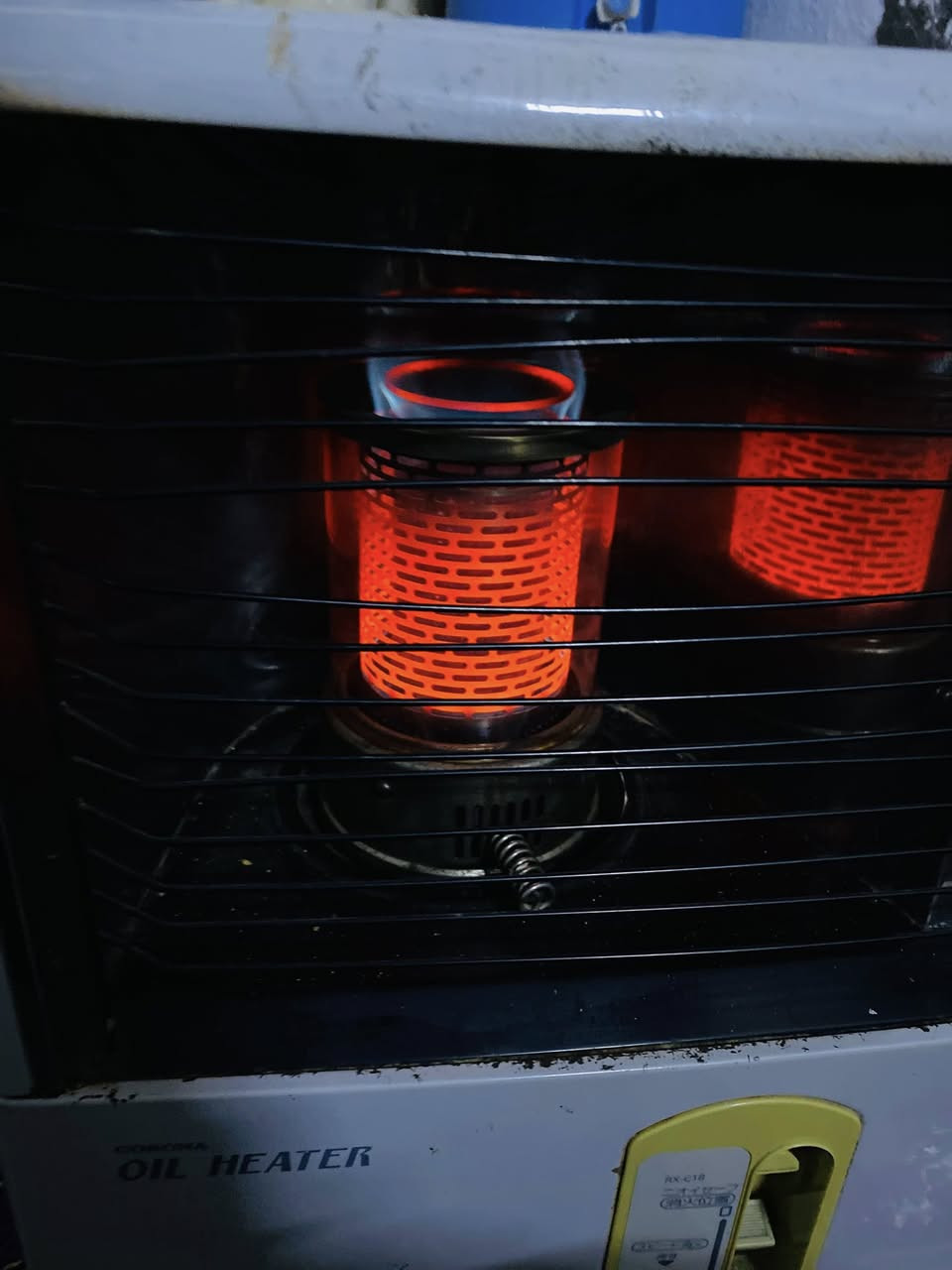 من رخصة الادمن 

أغراض بيت للبيع ثلاجة 200 مكينة فراشة جدد الوحده ب75  صوبة البيضة 55 صوبة الجوزية 90 كرسي ب60 …***********
