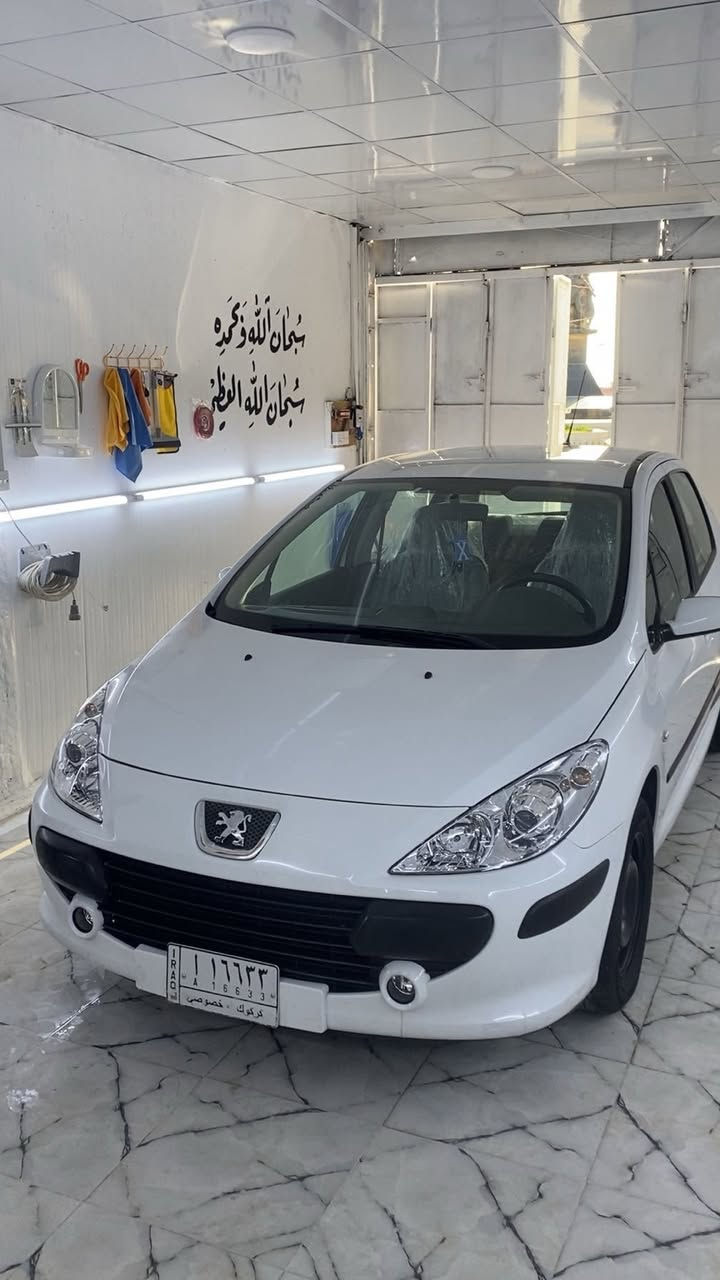 بيجو للبيع موديل ٢٠٠٦  ابيض
محرك
كير 
صدر تبريد 
تدفئه  
دفتر بانزين  
بشرط  
لا يوجد اي نقص بسياره الكل بشرط 
 هلال بيها صبغ مع دوسه  صفحه واحد 
سعر63 
عنوان كركوك 
رقم تلفون***********
