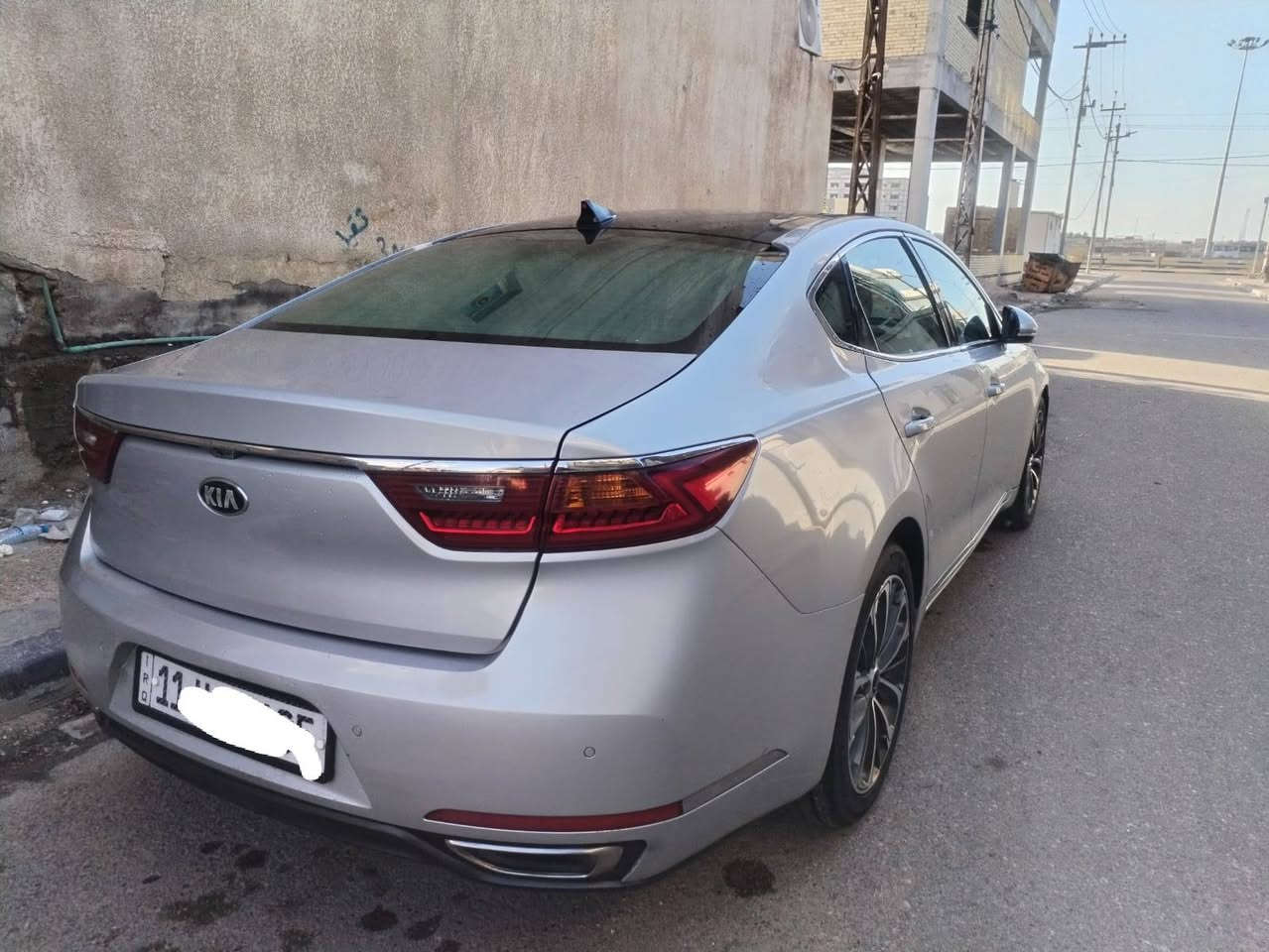 تحيه طيبه السلام عليكم   وين اليدور جديد طك كارتون وتحفه فنيه
كيا كادنزا2018 وارد امريكي
ضرر 3قطع بدون دواخل والبنيد نفسه مامبدل
حادث مو قوي خفيف
فول مواصفات
فول ومكفول من الضربه القويه
مكينه 6 سلندر. اقتصاديه 5انضمه للبانزين سبورت واسمارت وايكو
بصمه تشغيل
بصمه أبواب
تبريد أمامي خلفي
تحكم ستيرن
شاشه كامره خلفيه
حساس خلفي
داخل جلد.مري شفط اشاير
مقاعد كهرباء ٢
ترحيب عن بعد
كشنات تدفئة تبريد
كشنات خزن ميموري
رادار. تحديد مسار
قياده ذاتيه دشبول صاج ملكي
مثبت سرعه
مانع انزلاق
بانورما سماعات سوني
فول مواصفات. كامله بدون اي نقص
رقم بغداد جديد  تحويل ثاني يوم
السعر 175ورقه بيه مجال 
للاستفسار الاتصال على الرقم  ابو حيدر
***********
مكان السياره البصره
غير متواجد على الفيس
