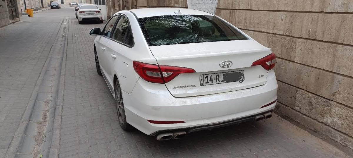 السلام عليكم اخوان سوناتا 2017 السعر 125 ورقة باتري جديد طخم تاير البصرة بيه حادث في امريكا وضربه في الصندوق تم تبديلها نفس اللون وبعض النواقص البسيطة بشكل عام السيارة حلوه بالعافية على الذي ياخذه للاستفسار الاتصالل
 هاتف واتساب ***********
