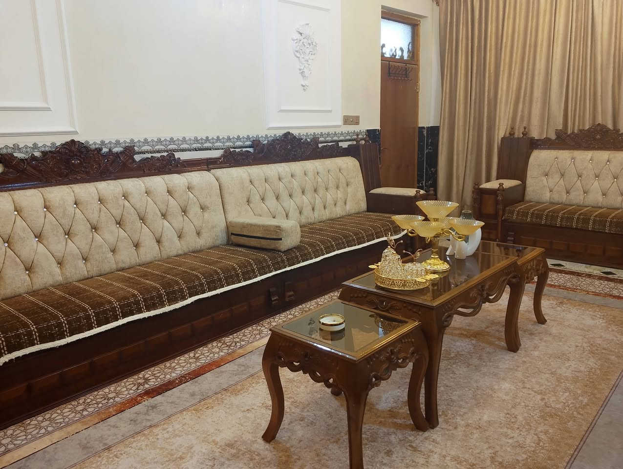 سلام عليكم تخم لبيع بعده جديد سعره عله لتصال لعنوان العماره قضا لميمونه 
‏‪***********‬‏
