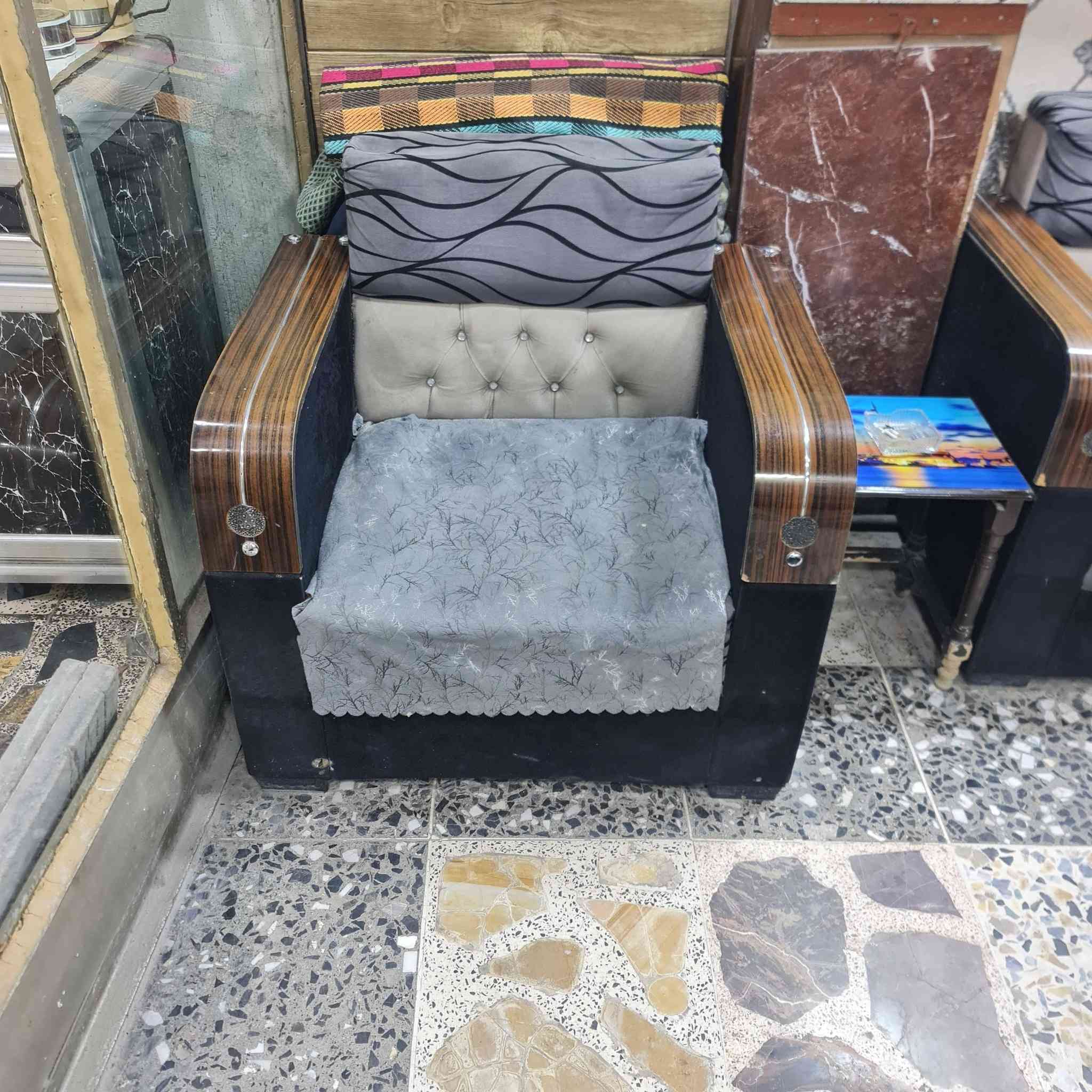 للبيع***********
