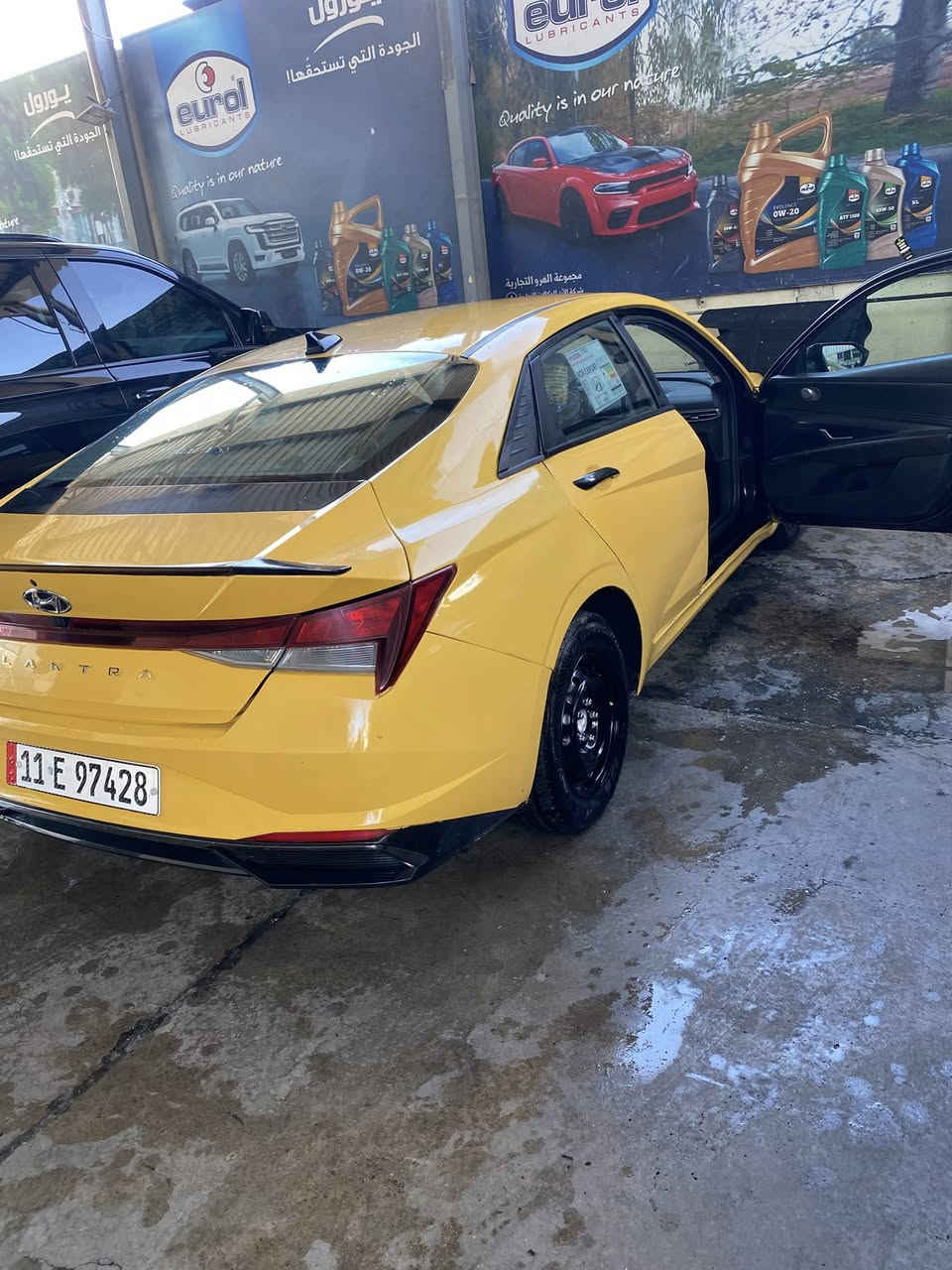 السلام عليكم النتره ورد امريكي مديل 22 سياره جديده معنه الكلمه ماشيه 77 ميل   بيه منضومه غاز مكينه دوش 2000 حدثه حلو جملغ الخلفي  سياره  جهزه من كلشي من تيرات جديد باتري جديد تبريد ثلج ❄️❄️❄️. منضومت زنون اصفر. حدايده جديده. سياره حلوه اني اتكفل الغرامات ولهيهه. السعر المطلوب.   145 وبيه مجال. العنون السياره نجف.  ولعنده مراوس  ب ٢٠ لنتره استفسار *********** وبيه سمعات دمام اصيات سعرهن 400 دولار ويا السياره
